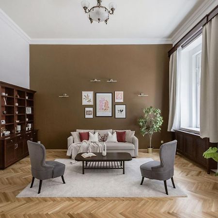 Luxe, Historic Home Downtown Landmarks 19 Century Budapest Eksteriør billede